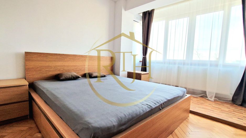 Inchiriez apartament modern cu 2 camere –zona Circumvalatiunii-Complex Favorit - Poză 1