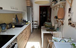 Apartament cu 2 camere, demisol înalt, cu balcon și parcare. - Poză 1