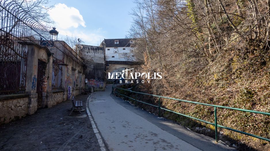 Apartament 2 camere | Piața Sfatului – Centrul Istoric | 50 mp - Poză 3