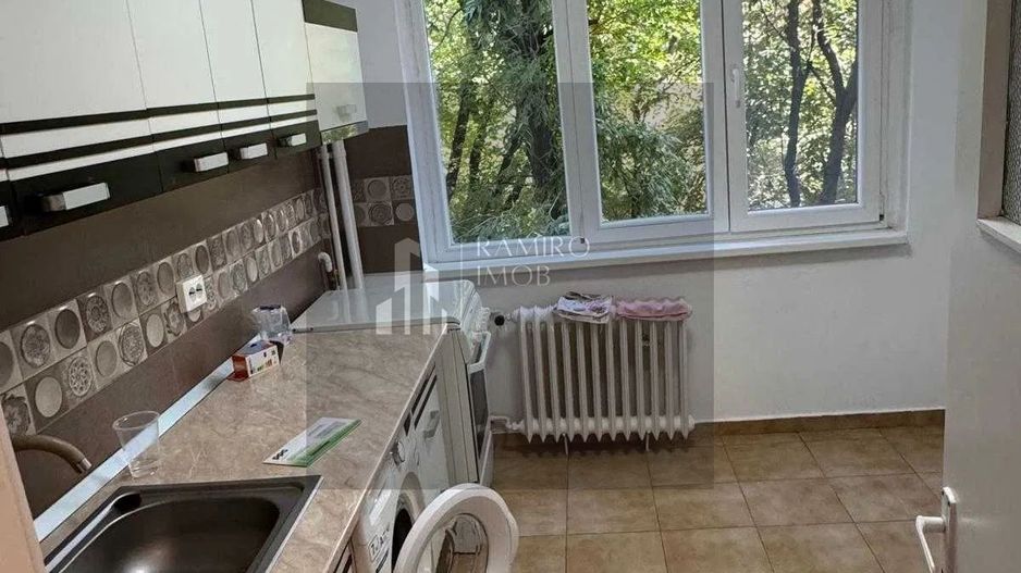 Apartament 3 camere decomandat etaj 2 Brancoveanu/Luica - Poză 1