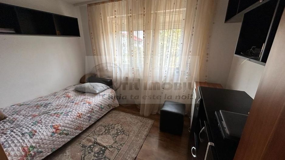 Ap 4 camere decomandat 2 bai 79mp Nicolina-Frumoasa 145,000 € - Poză 2