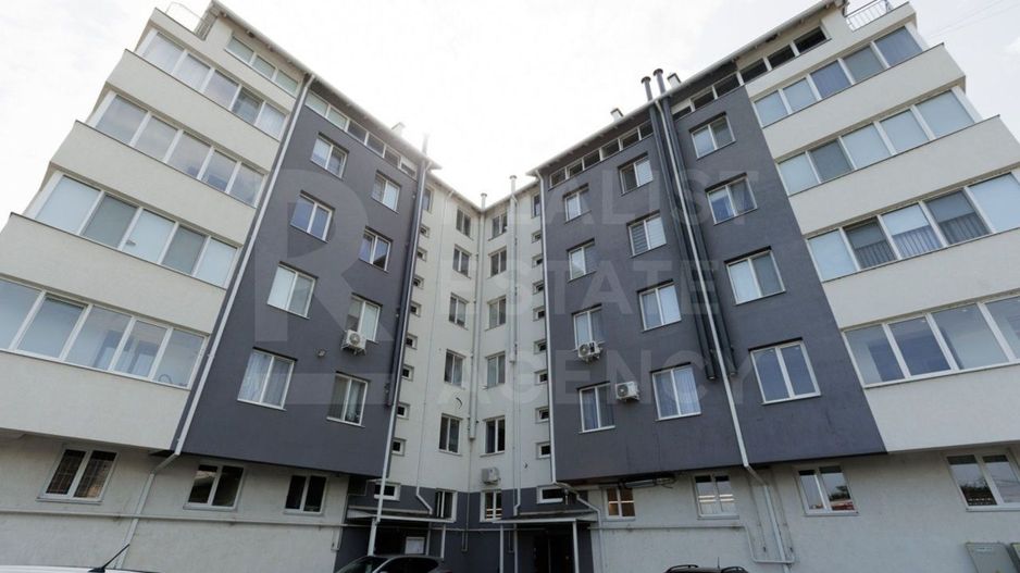 Vânzare, apartament, 3 camere , str. Alexandru cel bun, Hîncesti. - Poză 1