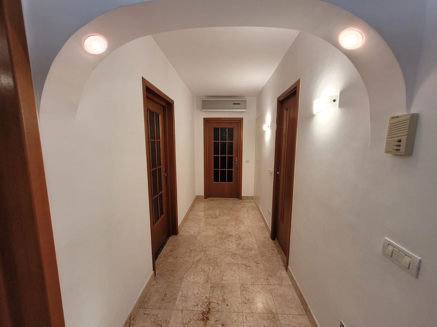 AP. 2 CAMERE-  TIMPUTI NOI, CENTRALA PROPRIE, METREOU, MODERN - Poză 7