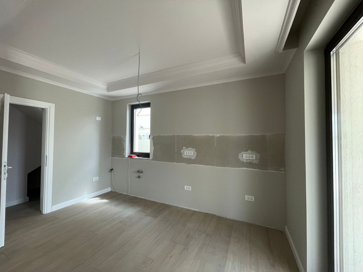 Duplex cu 5 camere și 3 băi - Mosnita Noua - Poză 6