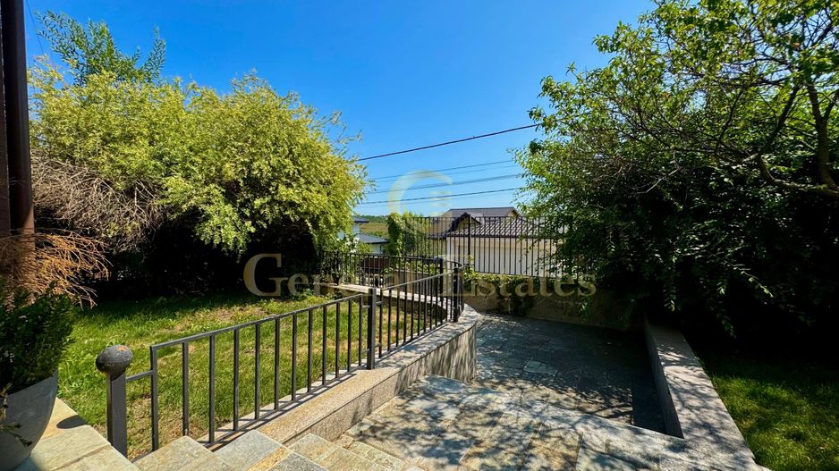 Vînzare Casă în 3 Nivele -Hlincea - 343 m.p. - Poză 5