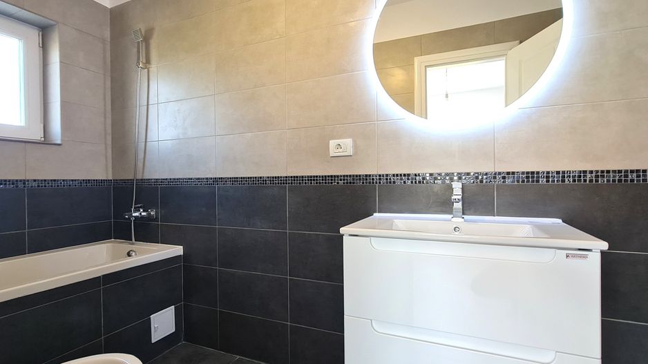 Casa individuala 3 camere finalizata cartier Izvor Tarlungeni Brasov - Poză 10