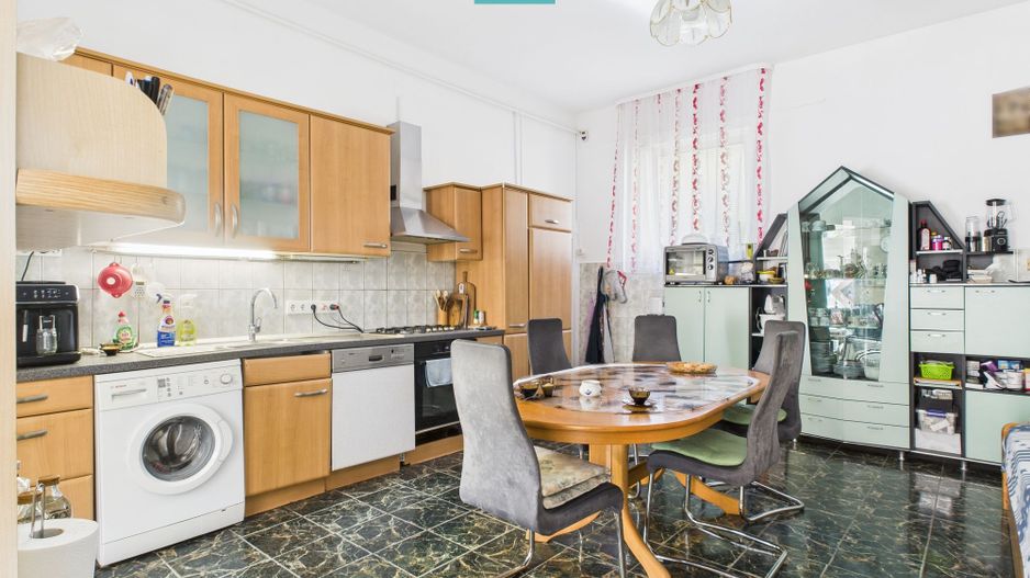 Casă cu piscină și teren generos, Sântana - Poză 4