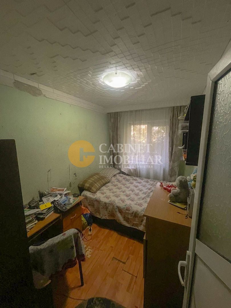 Apartament 4 camere decomandat - Poză 3