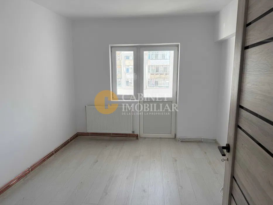 2 Camere Decomandat- Renovat-Etaj intermediar-Dacia/Bicaz - Poză 1