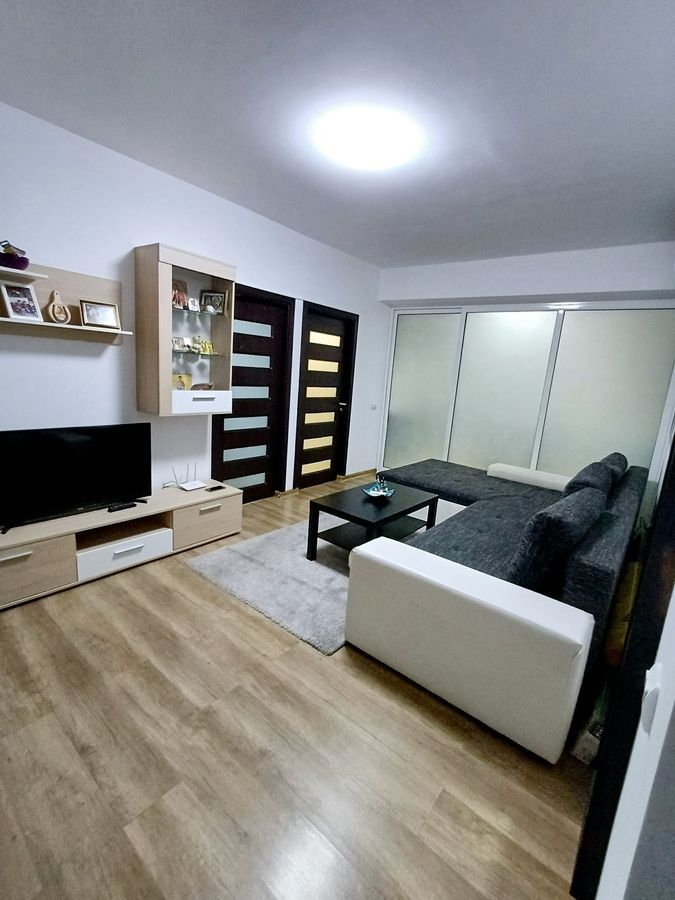 Apartamet 3 camere la vanzare - Sector 4, metrou Dimitrie leonida - Poză 1