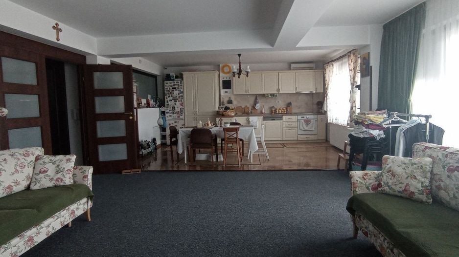 Casa unifamiliala pretabil sediu firma în cartierul  Vatra Luminoasa - Poză 5