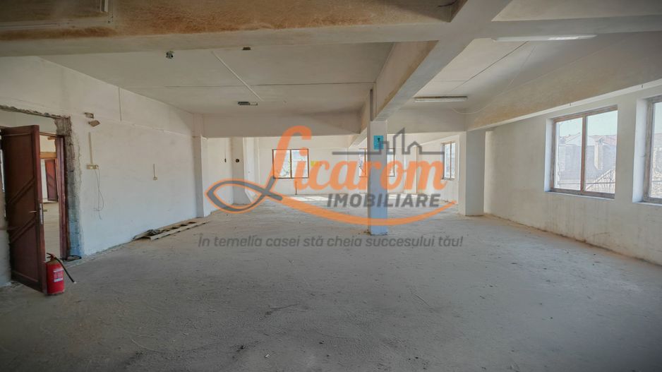 Cladire P+4 Rasnov- Central, IDEAL INVESTITIE. - Poză 1