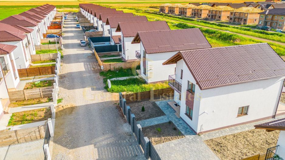 Casă individuală de vânzare – Cartier Izvor, Tărlungeni  Brașov - Poză 1