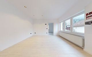 Apartament in vila zona centrala - Poză 2