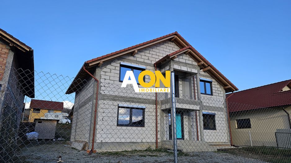 Casa semifinisata, 5 camere, 500 mp teren, Ciugud - Poză 1