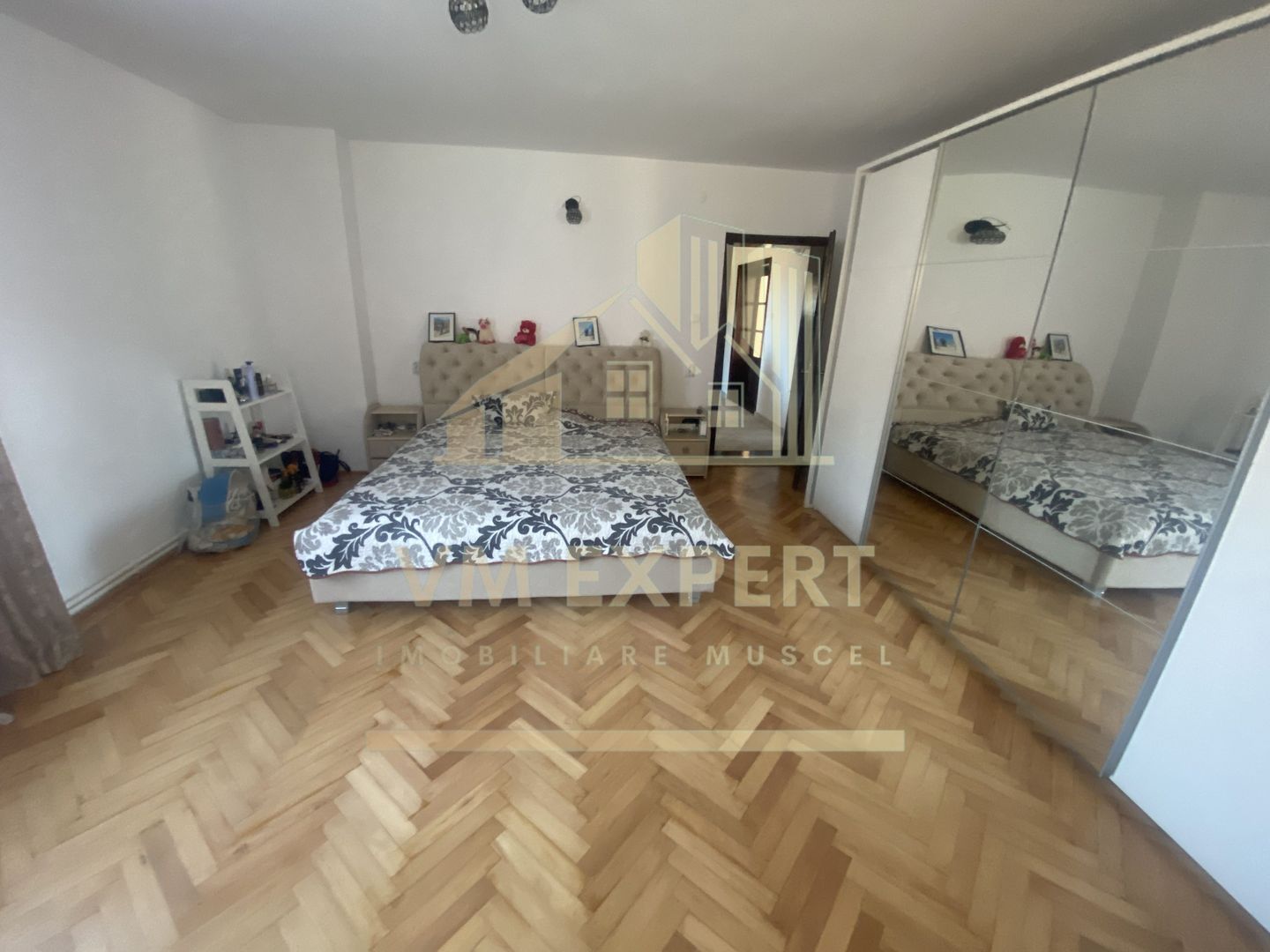 VILA S+P+E-306 MP, TEREN 2078 MP, CAMPULUNG - Poză 13