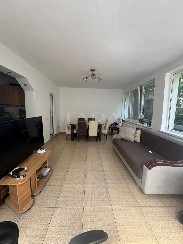 Casă spațioasă cu livadă generoasă și pod înalt, zona Borhanci - Poză 1