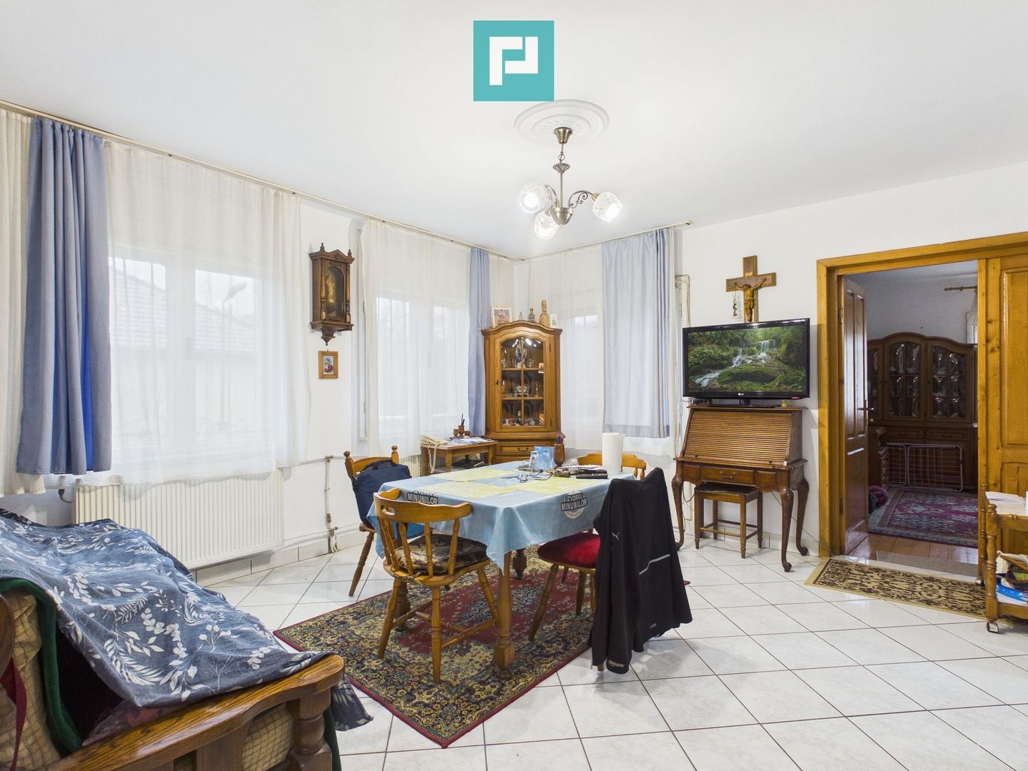 Vilă stil montan, 270 mp, teren 3000 mp - Poză 6