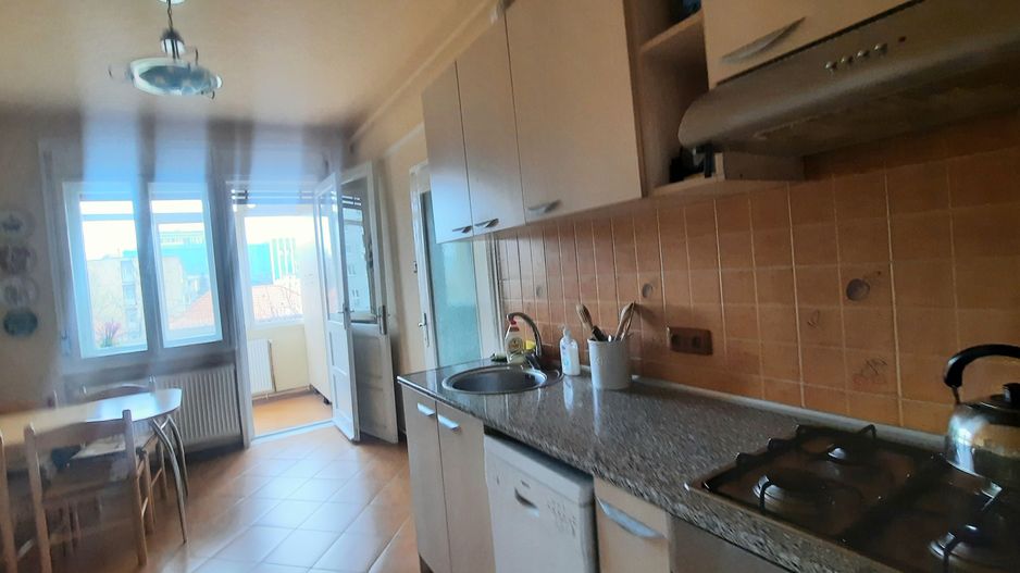 Apartament frumos si renovat cu garaj - zona Medicina - Poză 20