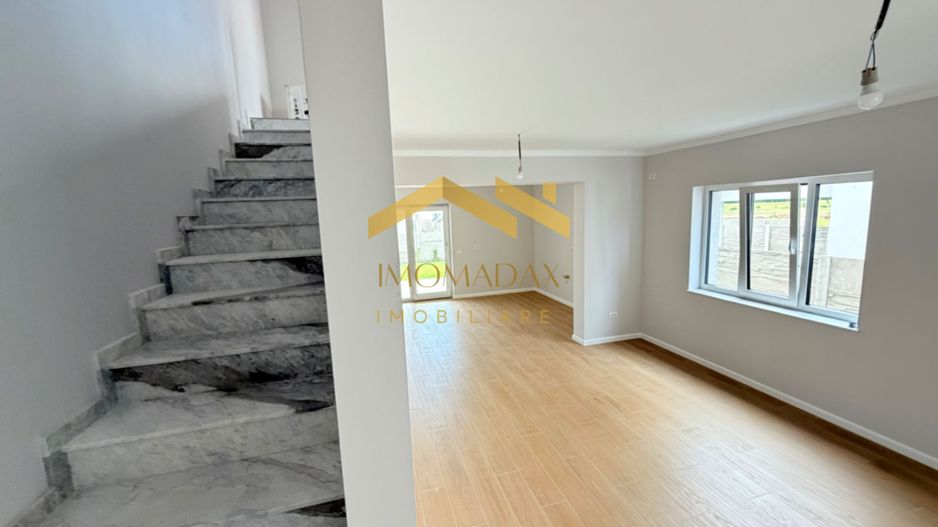 Bucovăț-Duplex 4 Camere-La Cheie - Poză 19