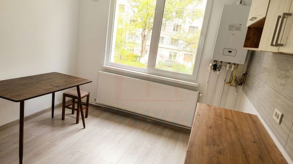 Vanzare apartament cu 2 camere la et 1, Micro 19, 30 mp, 45.000 EURO - Poză 2