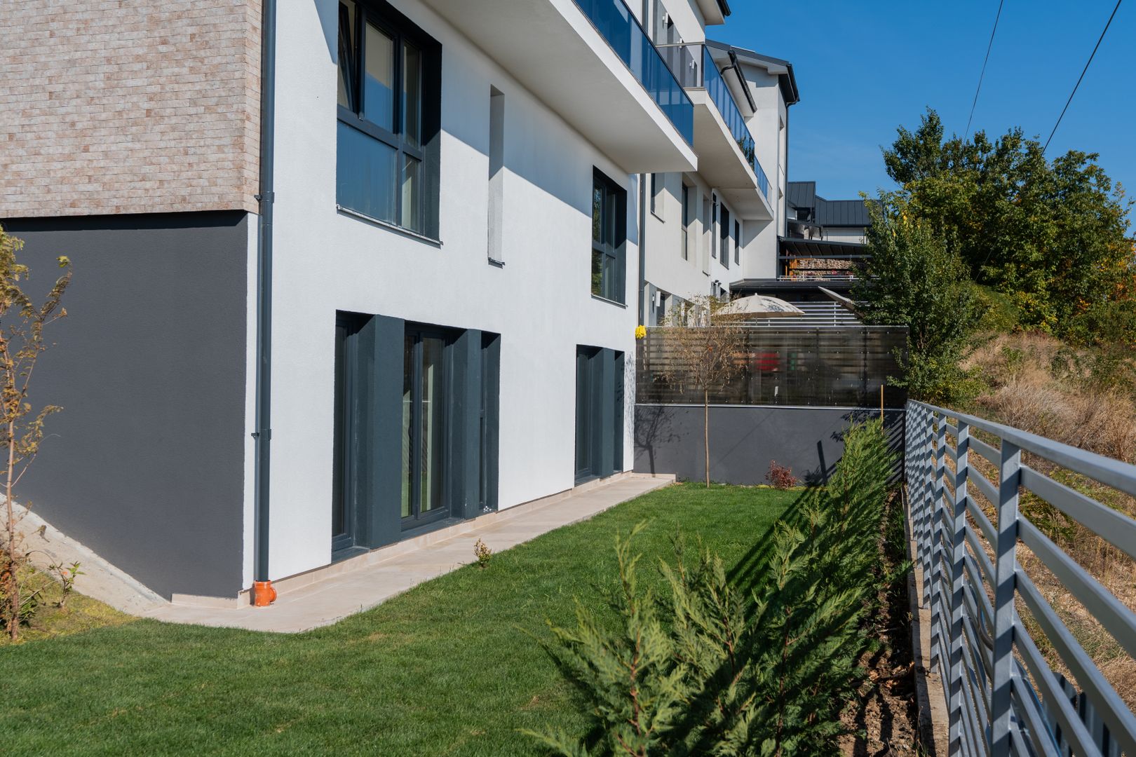 Casa alipita, 160mp utili , teren 500mp, 5 camere, comision 0 - Poză 4