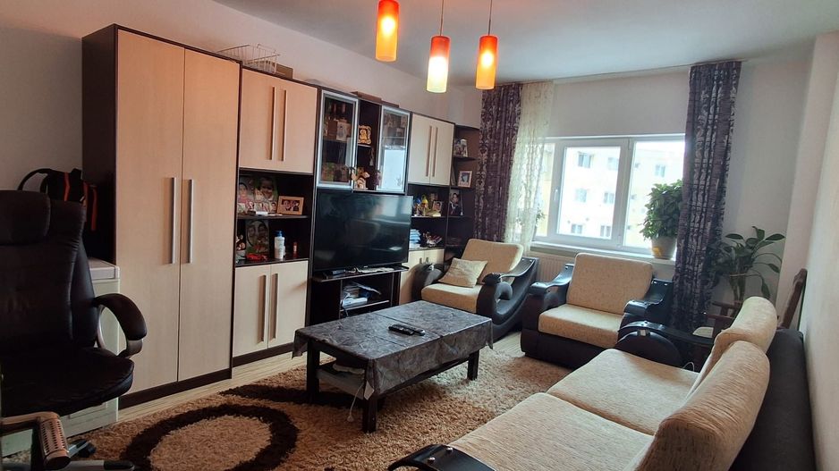 Apartament cu 3 camere de vânzare in Cetate - Poză 1