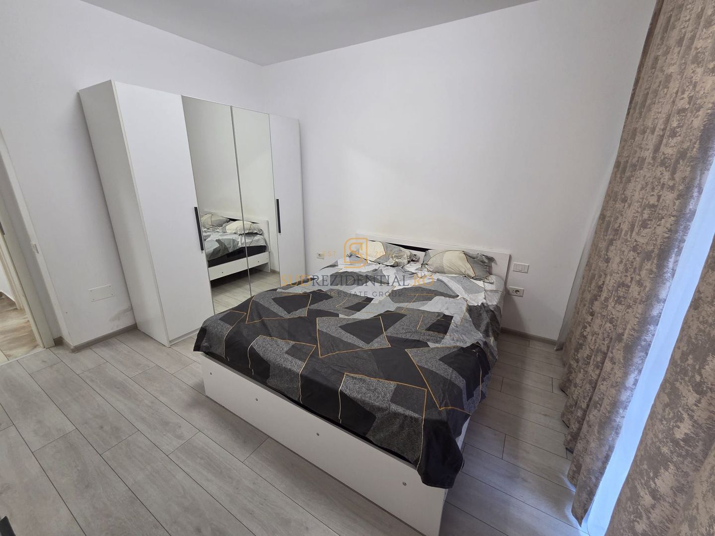 Apartament 2 camere de închiriat, The Grand Kristal Residence Sector 4 - Poză 22