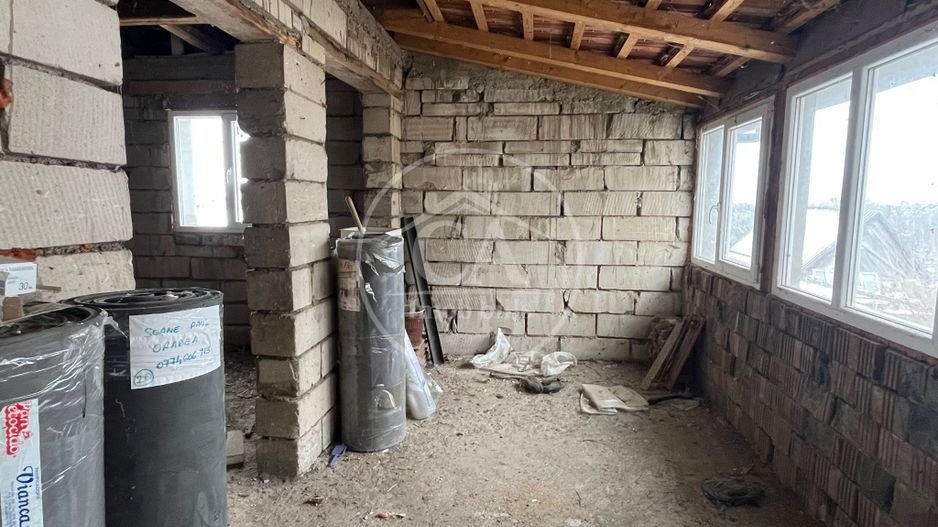 Casa de vanzare D+P+E+M cu 5 camere în Livada De Bihor - Poză 6