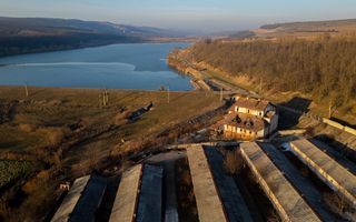 Fosta Ferma a Partidului de la Horgesti - de vanzare - Poză 4