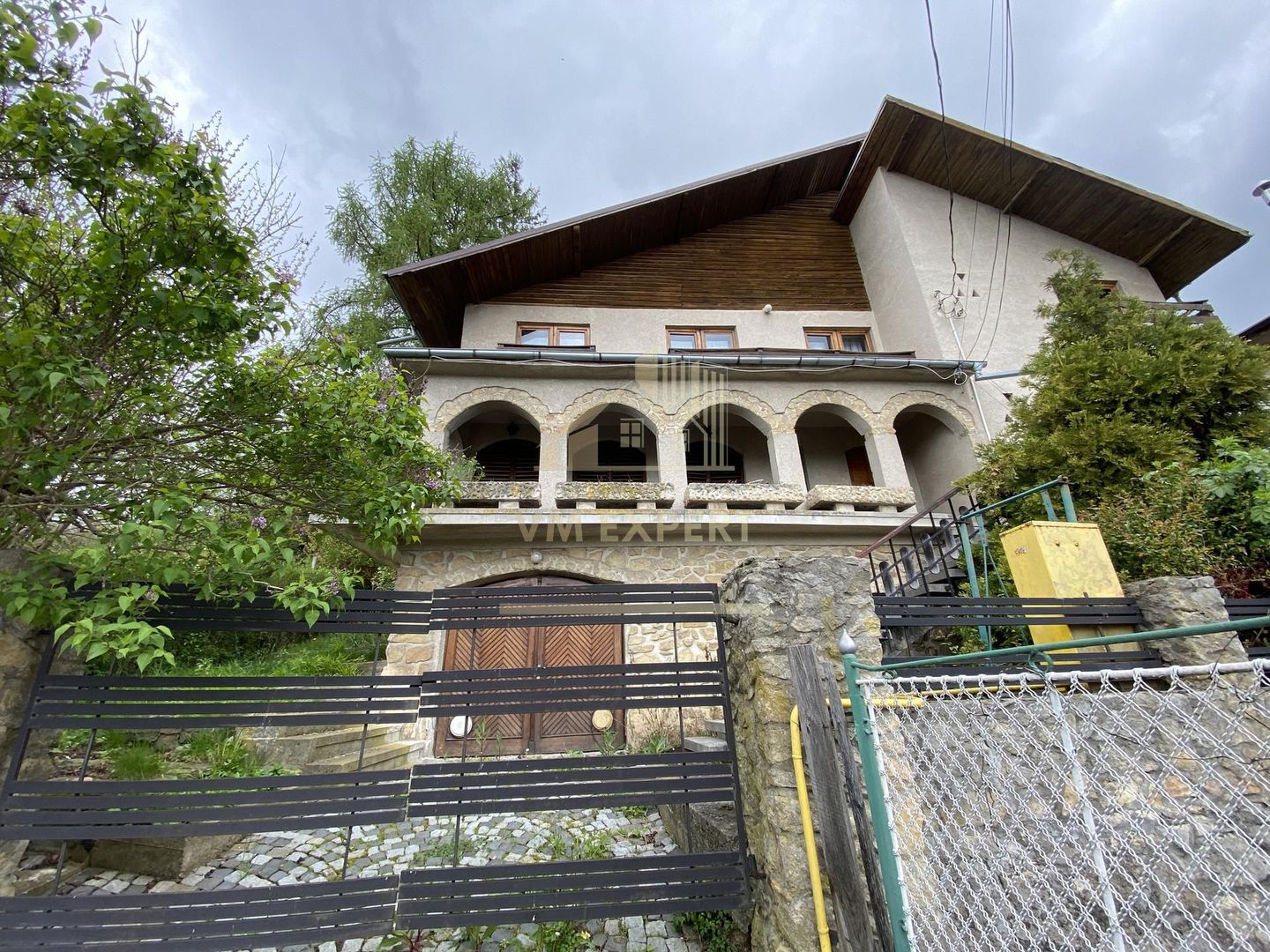 VILA 5 CAMERE, TEREN 1500 MP, CENTRAL CAMPULUNG - Poză 1