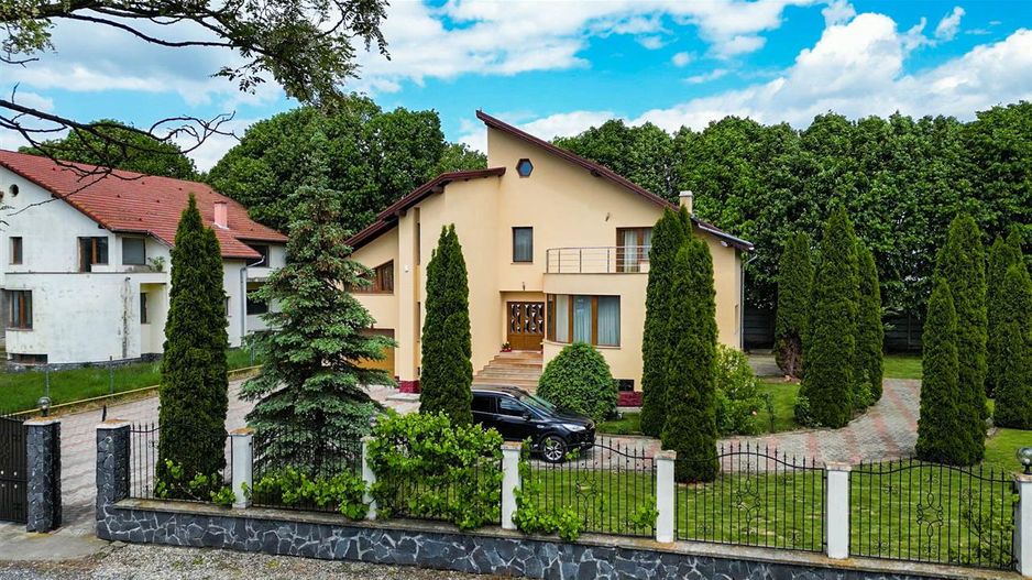 Vila cu 1.500 mp teren, gradina amenajata, linistita zonare,  Halchiu, Brasov - Poză 36