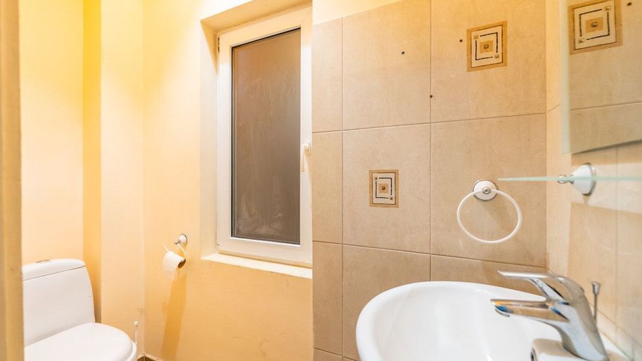 Apartament nemobilat, 3 camere, etaj 1, Bld.Revoluției - Poză 7