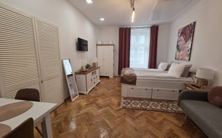 Garsonieră exclusivistă în Piața Mare cu vedere directă la Bradul de Crăciun - Poză 3