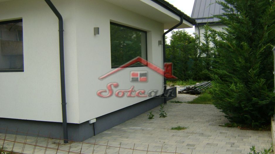 Casă Premium Parter Campina - Poză 3