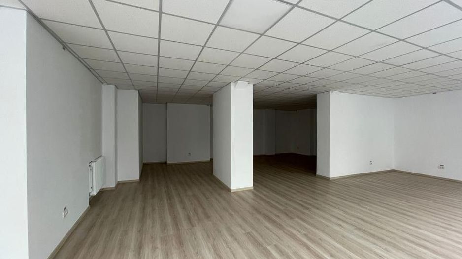 Spatiu comercial Ultracentral Pitesti - Poză 2