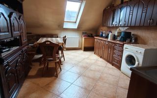 Casa de locuit Central 310 mp utili + 2 spatii comerciale de la strada - Poză 6