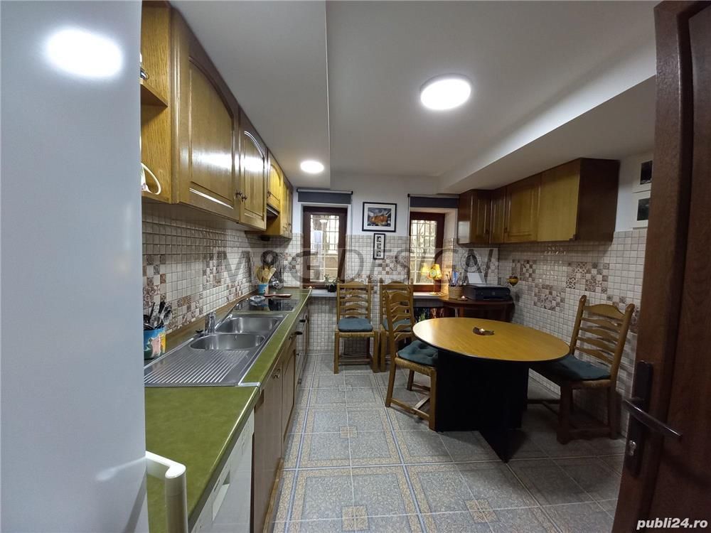 Apartament 3 camere -demisol -zona centrala - Poză 7