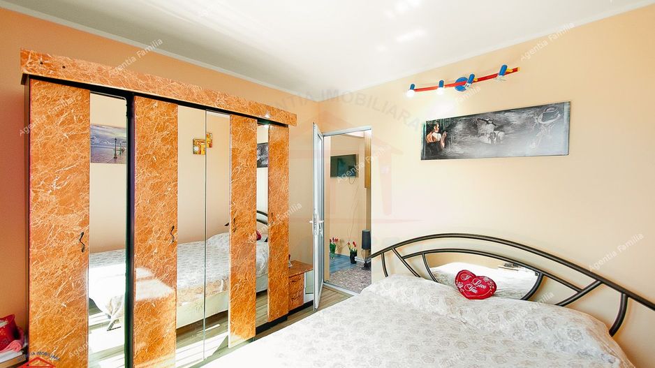 52500 Euro negociabil, trei camere renovat, mobilat si utilat, Micro 2 - Poză 10