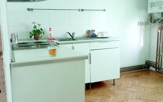 De închiriat apartament Universitate - Poză 2