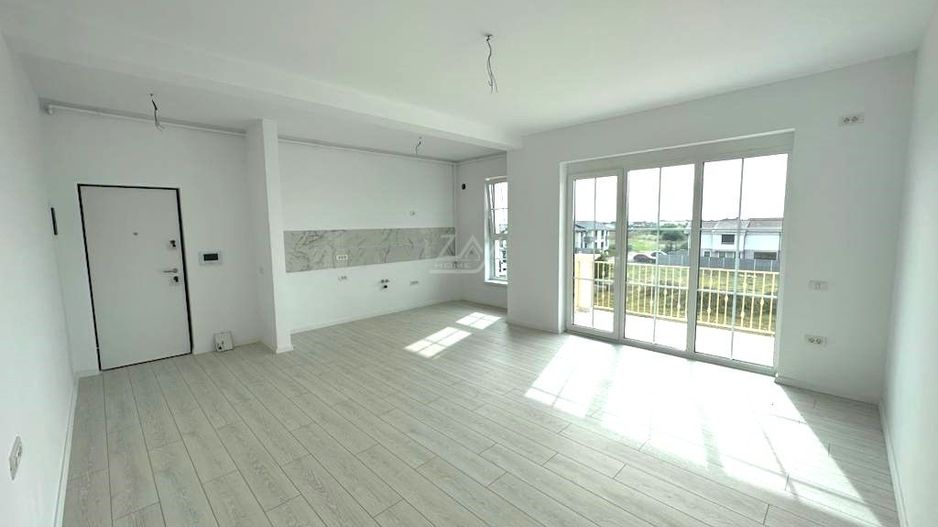 Etaj 1. Bloc la asfalt. Balcon mare. Loc de parcare. - Poză 2