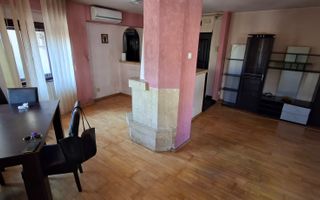 Apartament cu 3 camere - zona semicentrala - Poză 2