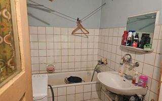 Vand apartament cu 3 camere in Carpati 2 - Poză 2