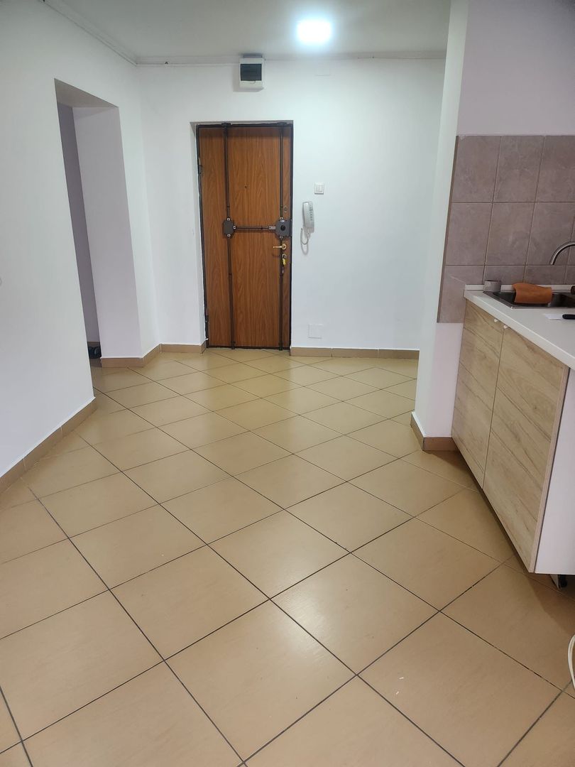 Închiriez apartament 2 camere nemobilat, Piața Muncii, pretabil birou - Poză 7