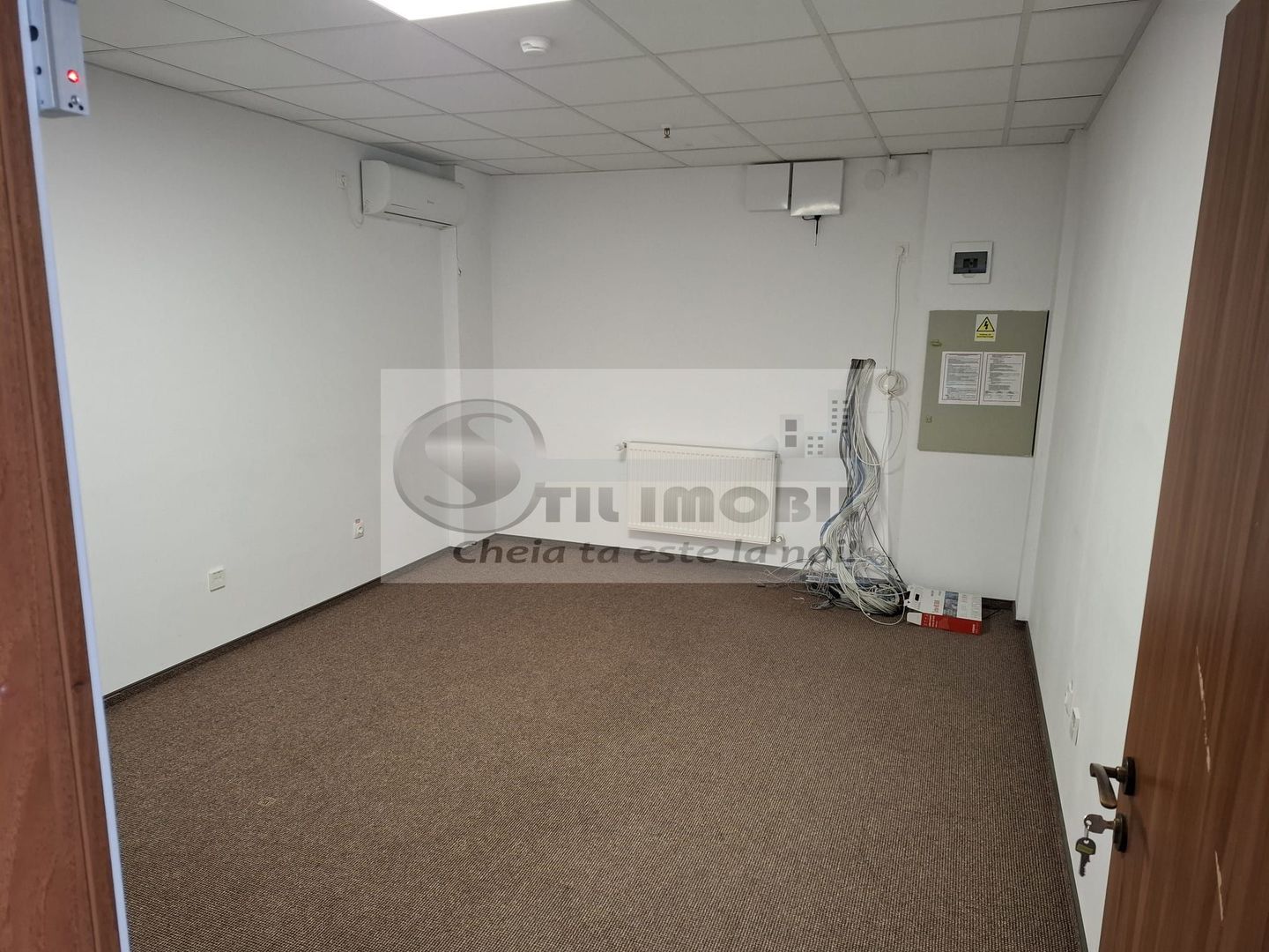 Spatiu depozitare de inchiriat,  suprafata 1600mp +200mp birou - Poză 13