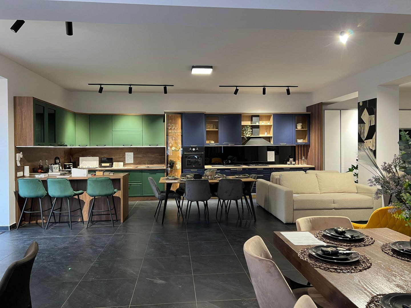 SPATIU BARTOLOMEU SHOWOORM - Poză 8