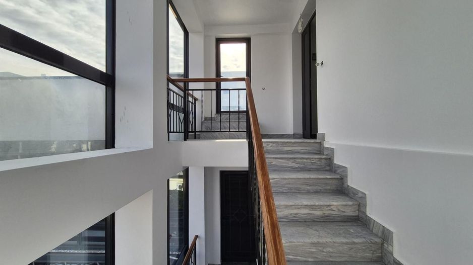 Oportunitate investitie - Vila renovata cu chiras in zona Bucurestii Noi - Poză 7