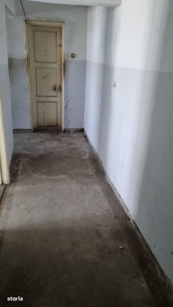 Apartament 2 camere,  etaj 4/4, de renovat, Micro14 - Poză 7