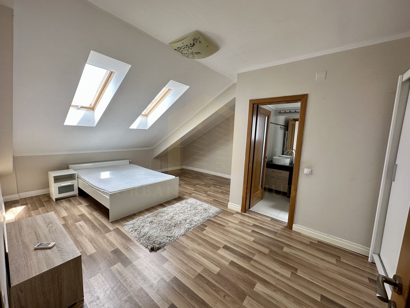 Vanzare apartament 4 camere, zona Grand Hotel Italia - Poză 10