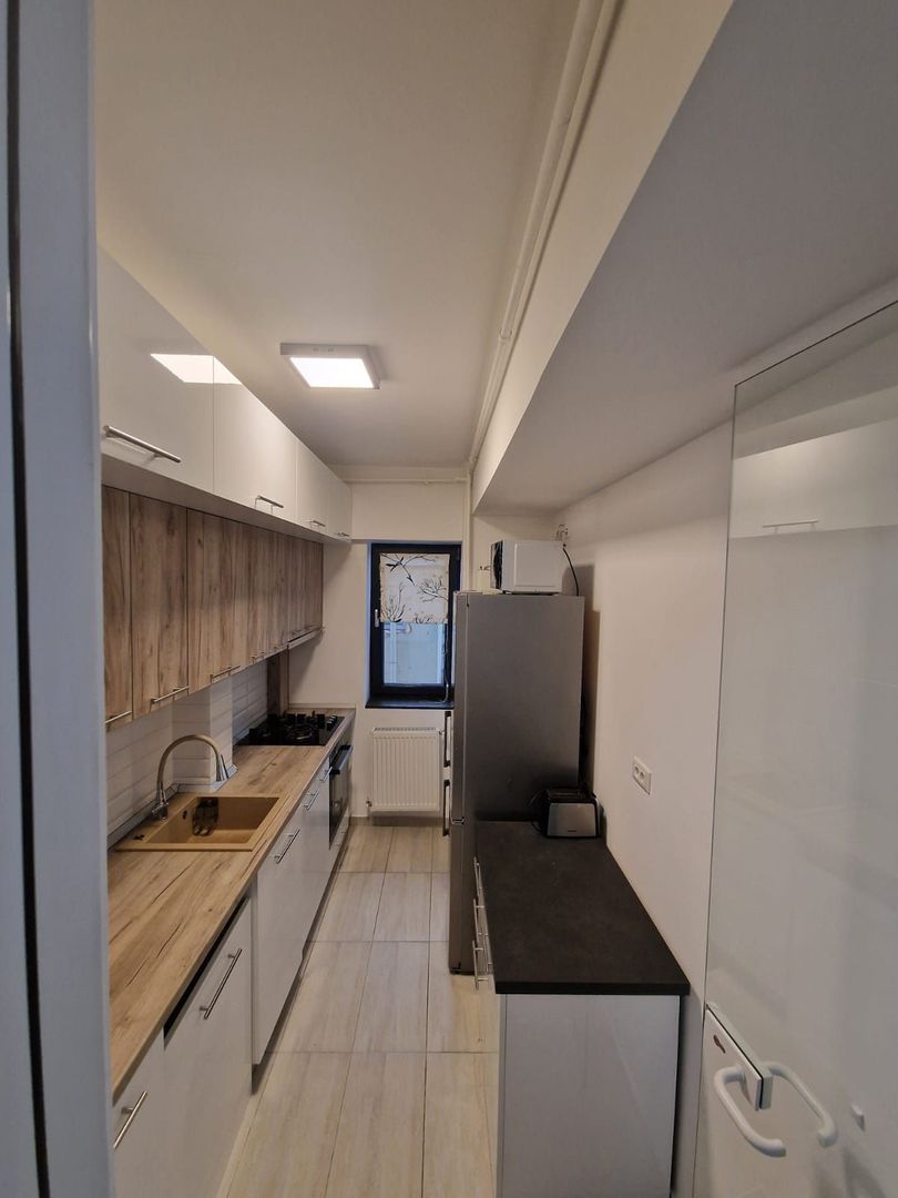 Inchiriez apartament 2 camere Lacul Morii loc parcare subteran inclus - Poză 1